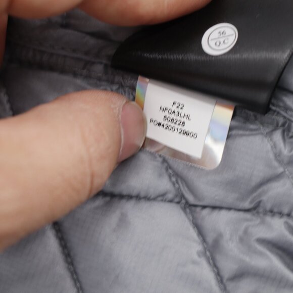 NWT The North Face Vest Women's Medium ECO ThermoBall Trekker Quilted Mid Gray - Picture 11 of 12